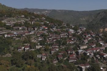 «Ճաքերի տակ թաքնված իրականություն»․ ո՞րն է Քարահունջի բնակիչների հիմնական մտահոգությունը