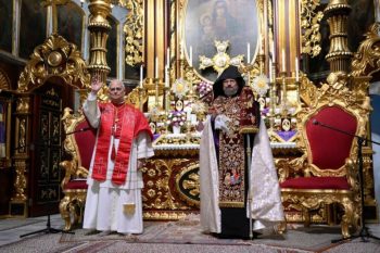 Հռոմի պապը Թուրքիա այցի վերջին օրն աղոթել է Հայ եկեղեցում և ողջույններ ուղարկել Գարեգին Բ-ին