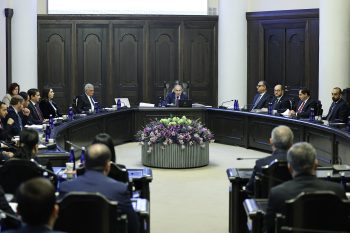 «Պաշտպան հայրենյաց» ծրագրի զինծառայողներին պատվովճար ստանալու հնարավորություն կտրվի․գործադիրը նոր որոշում է կայացրել