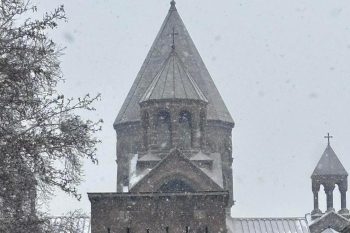 Մայր Աթոռը խստորեն դատապարտում է իշխանությունների հերթական միջամտությունը եկեղեցու ներքին գործերին