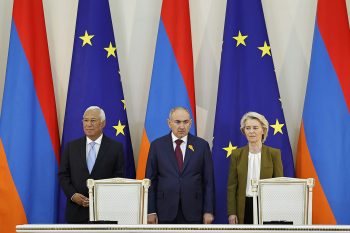 ՀՀ-ԵՄ գագաթնաժողովի արդյունքներով տեղի է ունենում փաստաթղթերի ստորագրման արարողություն