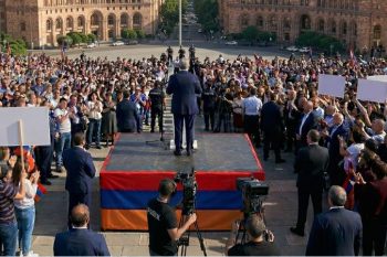 Քարոզարշավի օրը․«բանտ ուղարկելու» սպառնալիք, «ավելցուկային ջրի արտահանման» խոստում ու «ժողովրդի զահլայի» արձանի տեղադրում