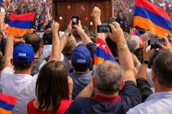 Քարոզարշավի օր․«Հրեշի գլուխներ են ջնջխել», գերիների հարցով դիմել Լուկաշենկոյին, Պուտինին կամ Թրամփին ու Մակրոնին, Լյուդովիկ 14-րդին էլ են հիշել
