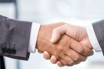 ՀՀ-ում 65 տարին լրացած պաշտոնյան կշարունակի աշխատել. Պետծառայողները կարող են որպես խնամատար ծնող վարձատրություն ստանալ