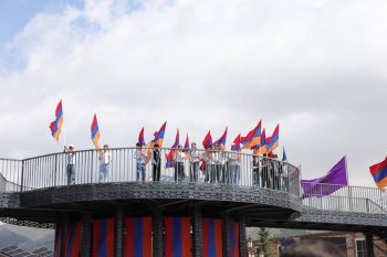 Քարոզարշավի օրը․համայնքապետարանի աշխատակիցներ, խոսելու իրավունքից «զրկված» պապիկ՝ Փաշինյանի հավաքին, «ФСБ-ում աշխատած» վարչապետի պաշտոնին հավակնող թեկնածու