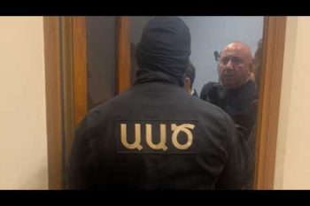 Առավոտյան ուղիղ ժամը 7-ին ԱԱԾ դիմակավորված աշխատակիցները մտան «Մայր Հայաստան» կուսակցության գրասենյակ
