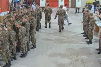«Քվեարկության ավարտից 2 րոպե առաջ զինվորականներին բերել են քվեարկելու»․ահազանգում է Ուժեղ Հայաստանը