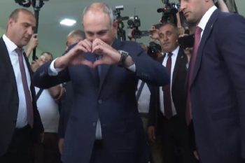 «Մոսկվա էլ եմ մեկնելու, Վաշինգտոն էլ, Փարիզ էլ, Բրյուսել էլ»․Փաշինյանը քվեարկելուց հետո պատասխանեց լրագրողների հարցերին