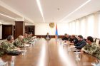 Սուրեն Պապիկյանը ՊՆ վարչական համալիրում անցկացրել է խորհրդակցություն